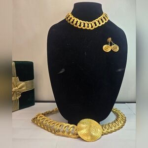 Elegant Gold Mesh Jewelry Set